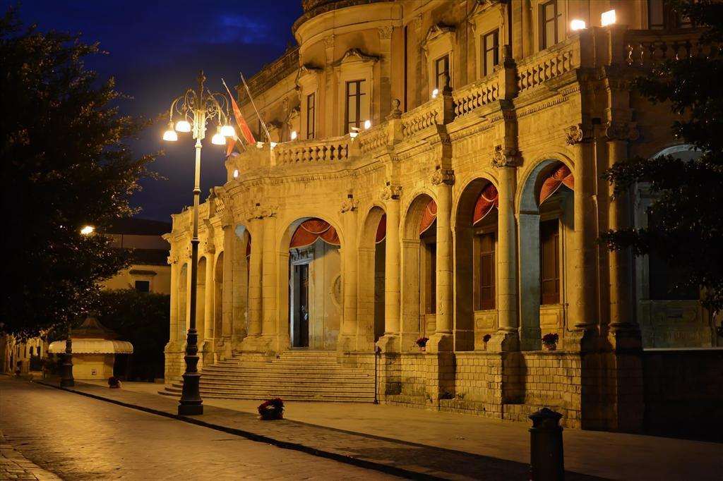 Casa Elia: Locazione Breve Apartment Noto Bagian luar foto